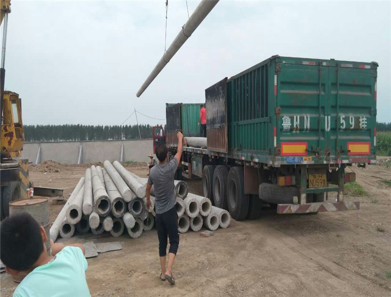 發(fā)湖北老河口工程項(xiàng)目部80根大十米線桿40地錨石